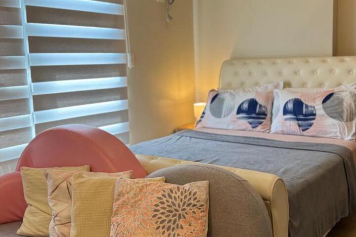 Palladium Iloilo - Executive Studio with Bedroom