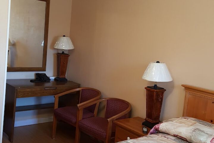 Room 8 of 15