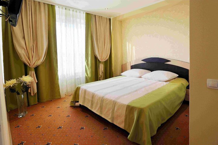 Room 9 of 74