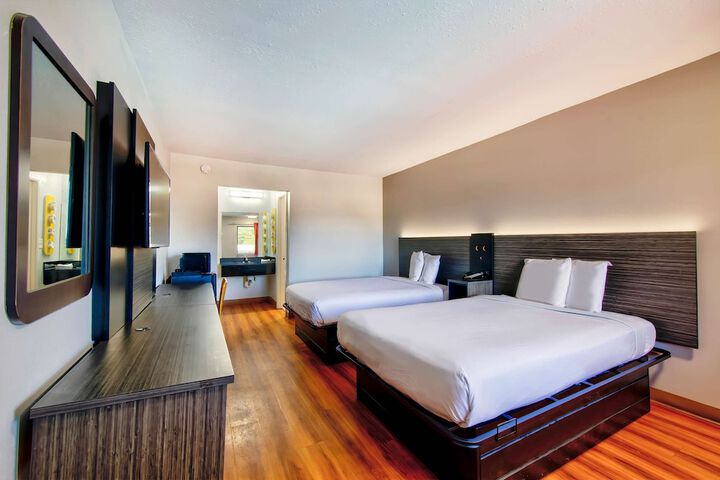 2 Double Beds (1 of 8)