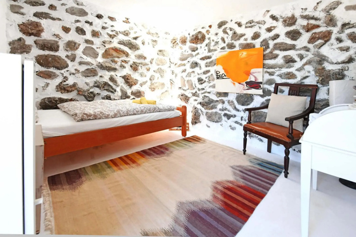 Room 3 of 10