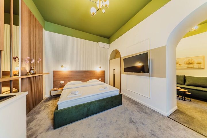 Room 14 of 39