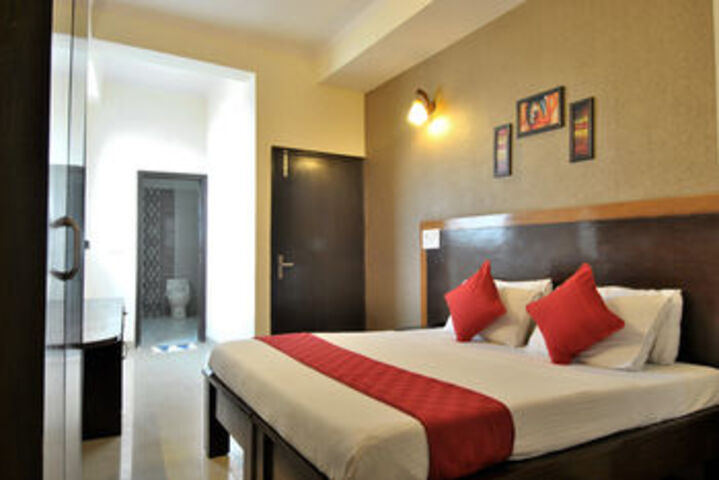Room 10 of 27