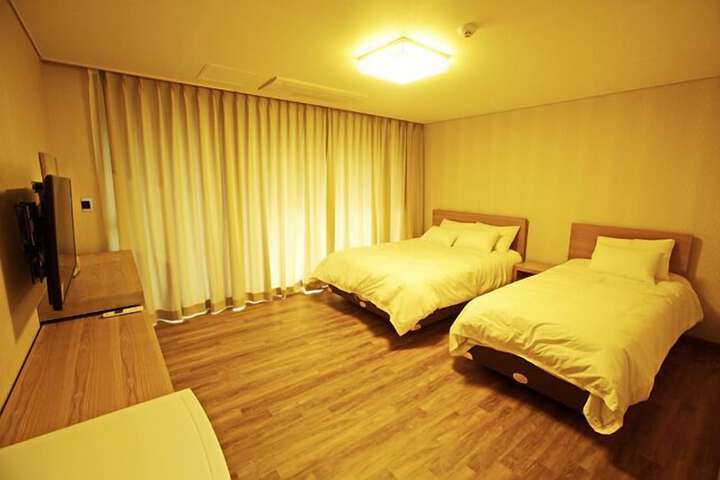Room 9 of 46