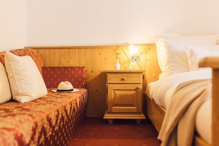 Room 6 of 57