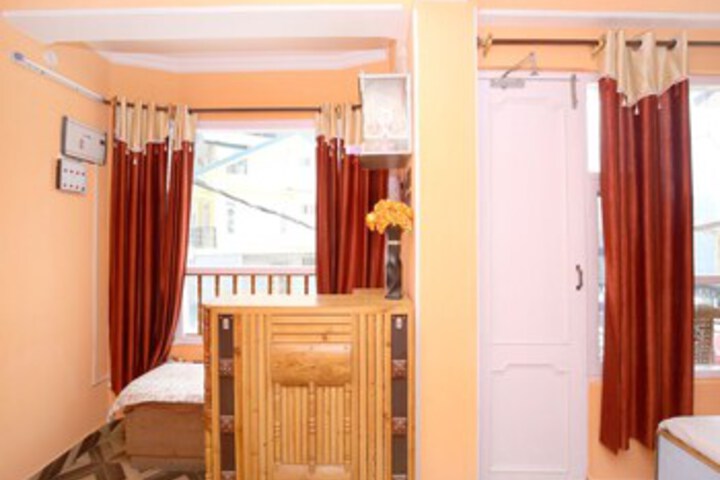 Room 9 of 23