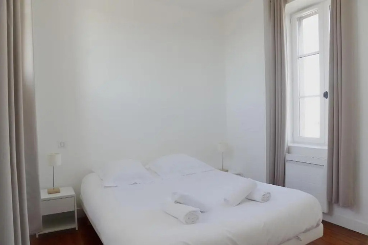 Room 6 of 17