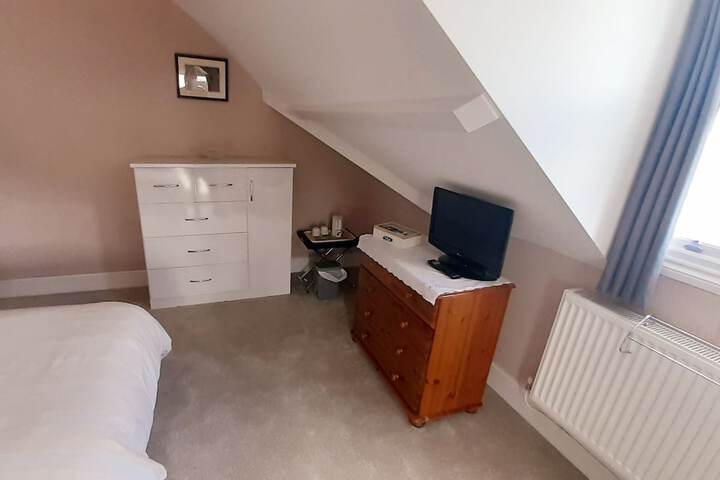 Room 27 of 125