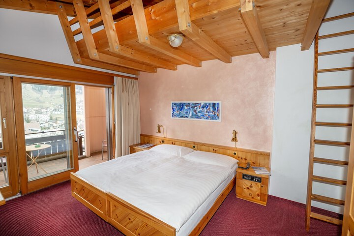 Room 11 of 39