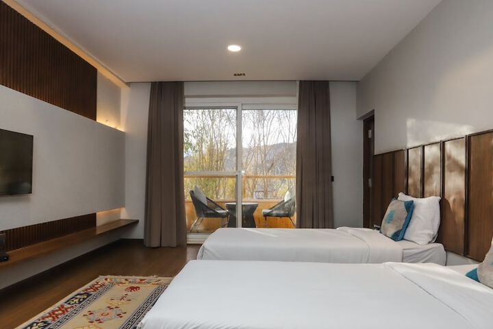 Room 12 of 23
