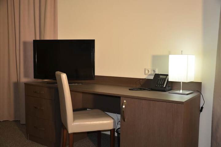 Room 33 of 51