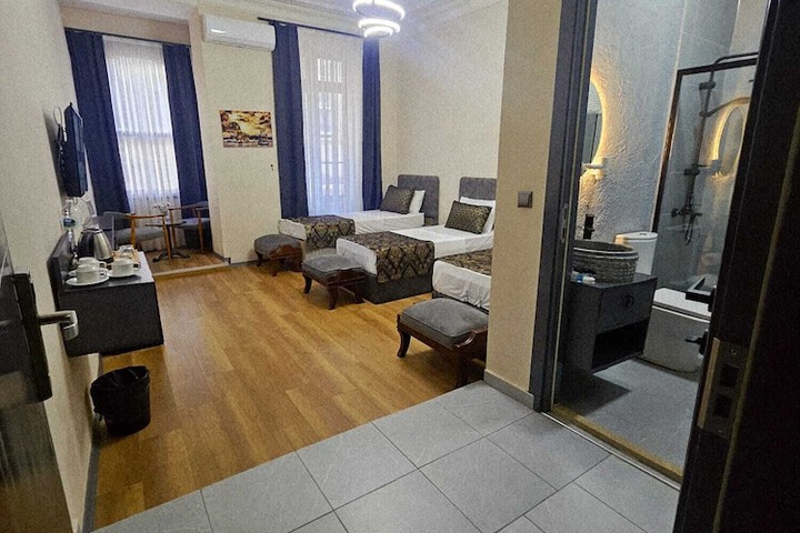 Room 127 of 204