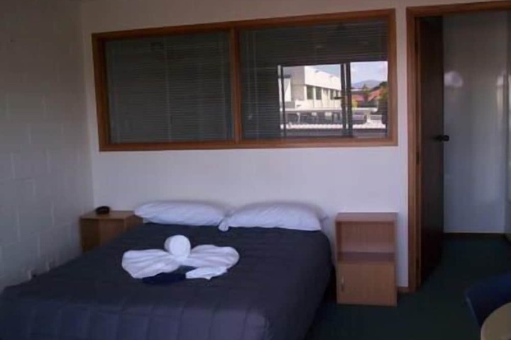 Room 14 of 27