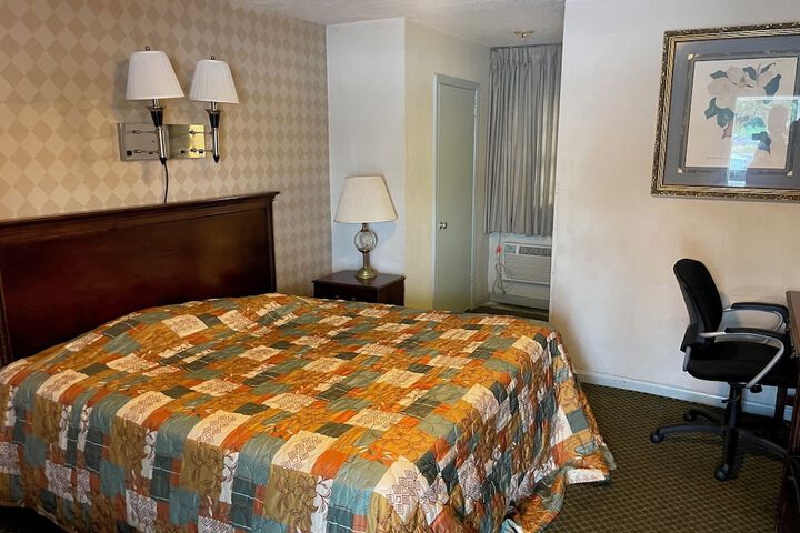 Room 8 of 21