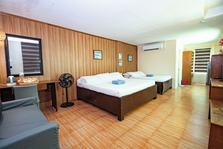 Room 43 of 238