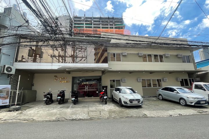 The Center Suites Cebu