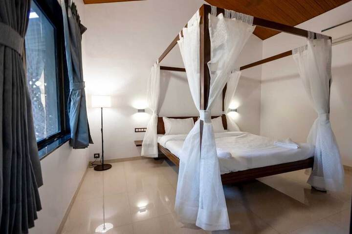 Room 5 of 61