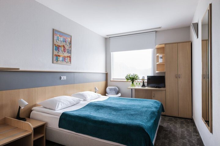 Room 19 of 34