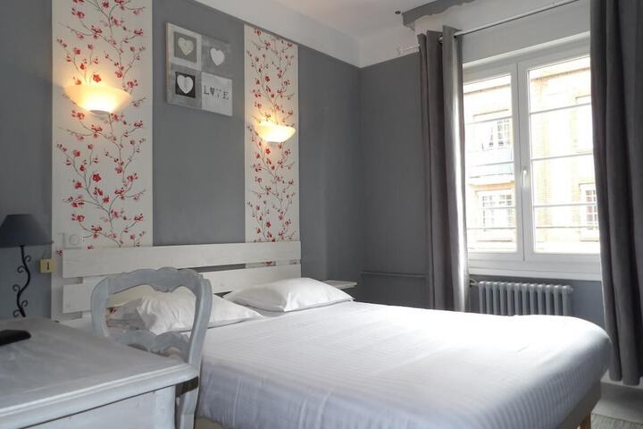 Room 4 of 44