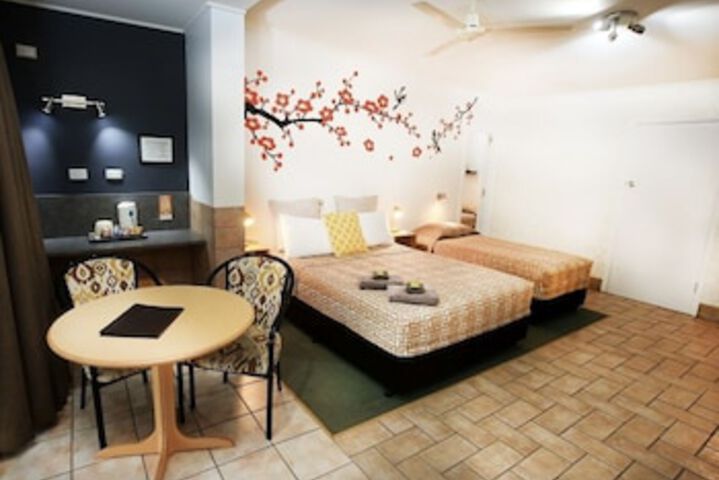 Room 4 of 18