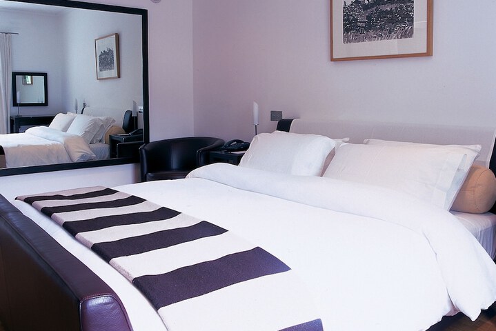 Room 4 of 62