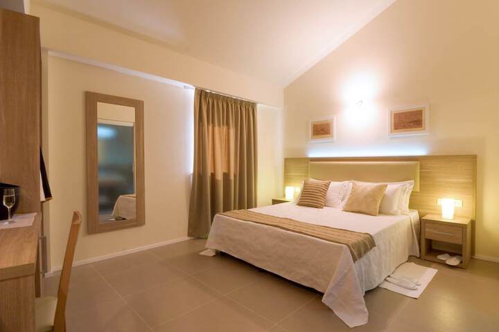 Room 6 of 27