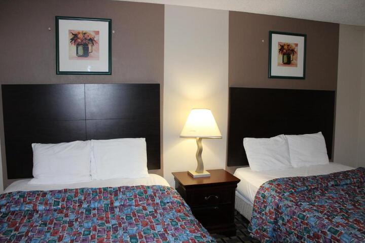 2 Double Beds (23 of 27)