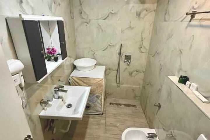 Room 18 of 23