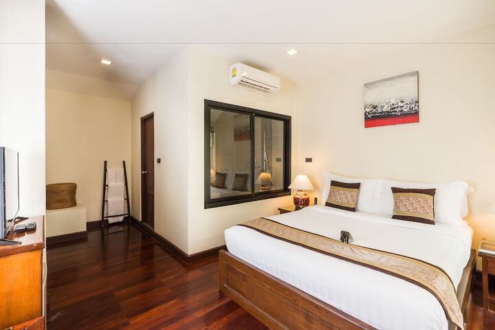 Room 10 of 91