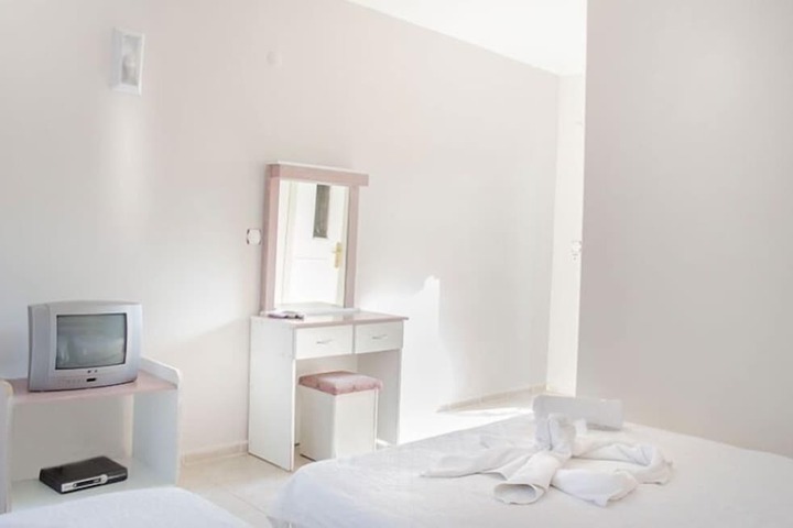 Room 8 of 23