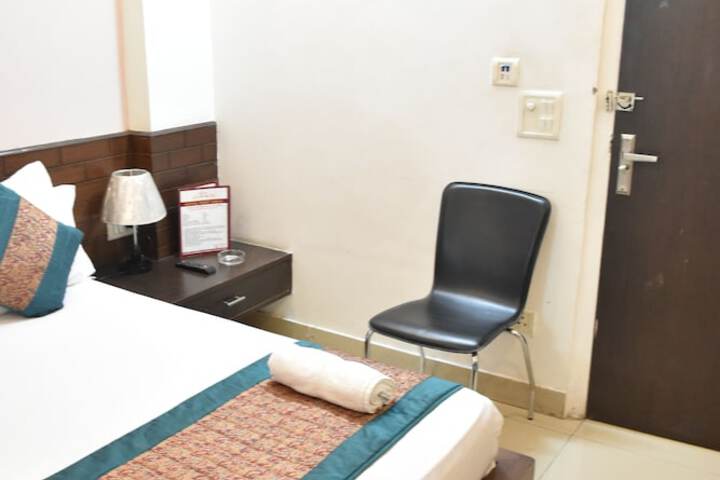 Room 8 of 21