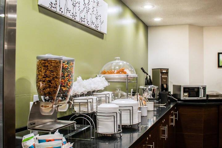 Breakfast/Coffee Service 30 of 38