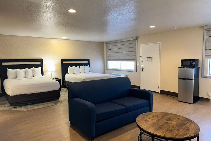 2 Queen Beds (13 of 27)