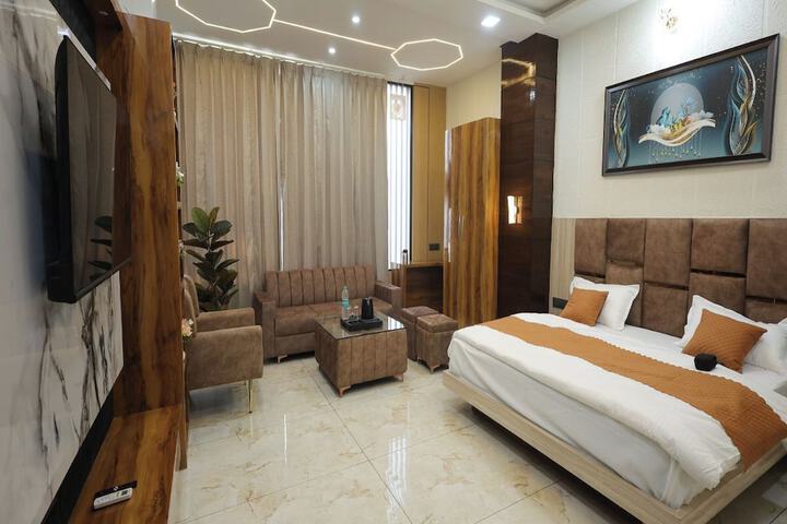 Room 18 of 35