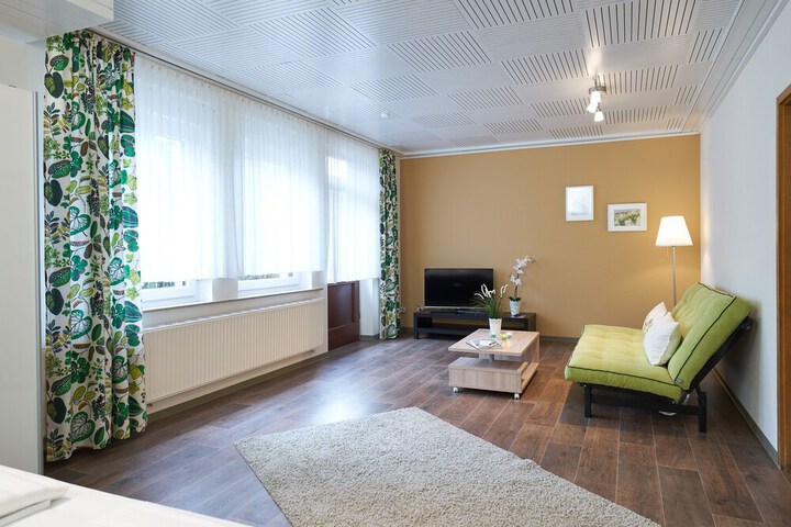 Room 10 of 38