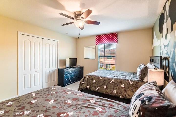 Room 12 of 29