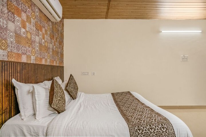 Room 5 of 22