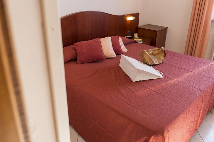 Room 22 of 54