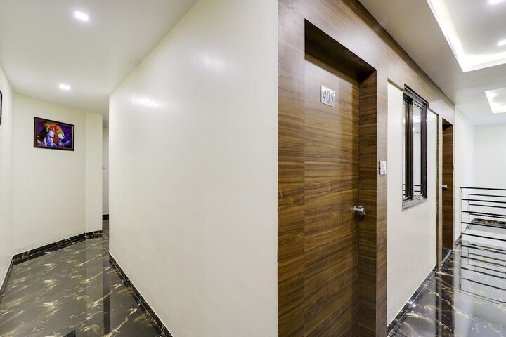 Ballroom/Hall 25 of 35