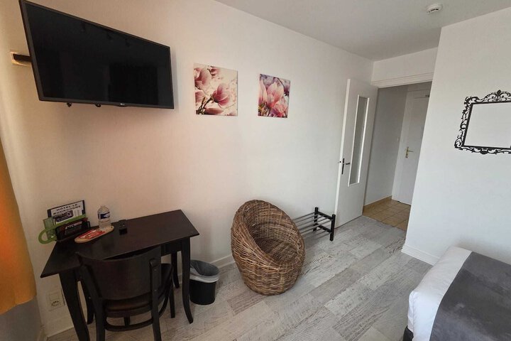 Room 21 of 69