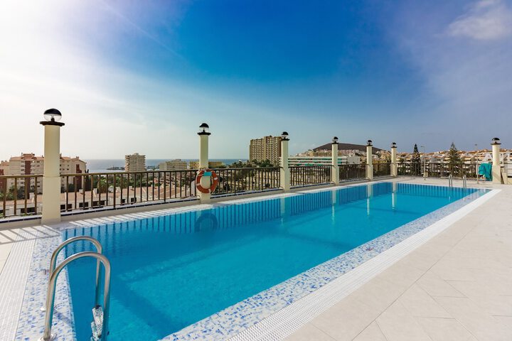 Hotel Pool