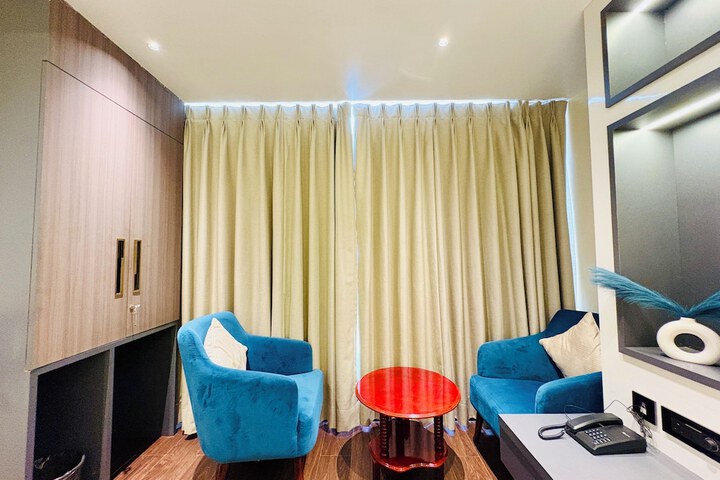 Room 16 of 50