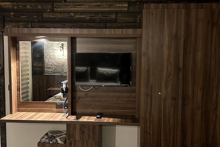 Room 15 of 76