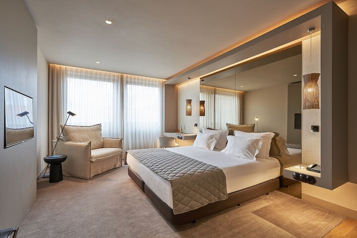 Room 7 of 38