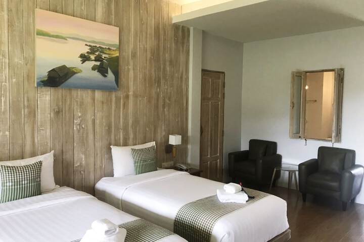 Room 18 of 74