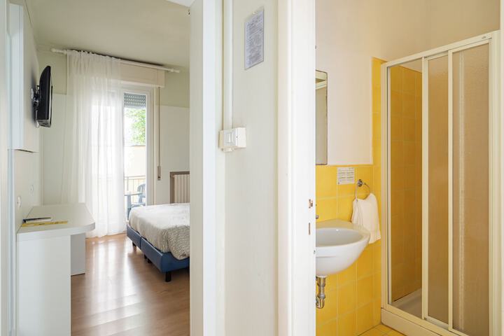 Room 46 of 241