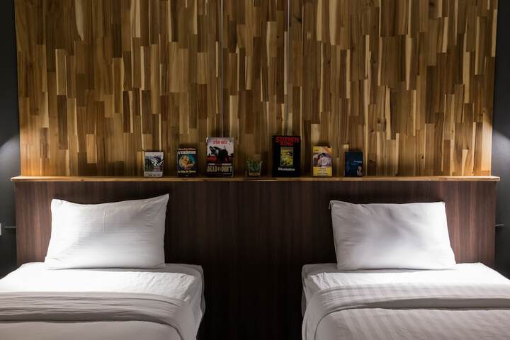 Room 58 of 85