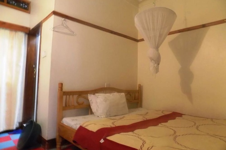 Room 2 of 32