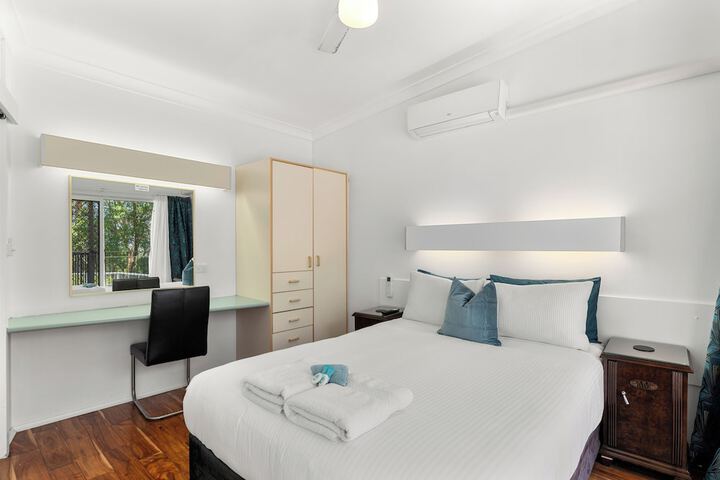 Room 42 of 140