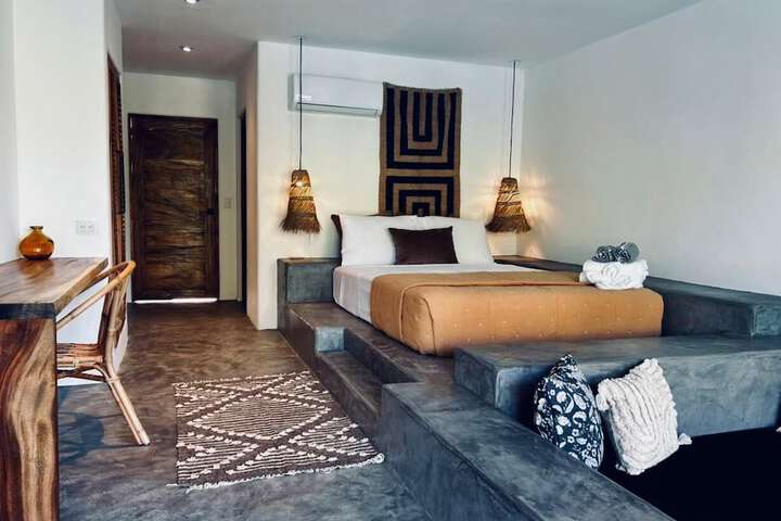 Room 48 of 151